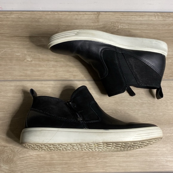 ECCO Black Short Boot/Sneaker Hybrid EU 35 - Picture 2 of 5